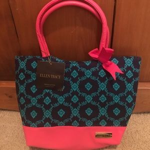 Ellen Tracy insulates tote